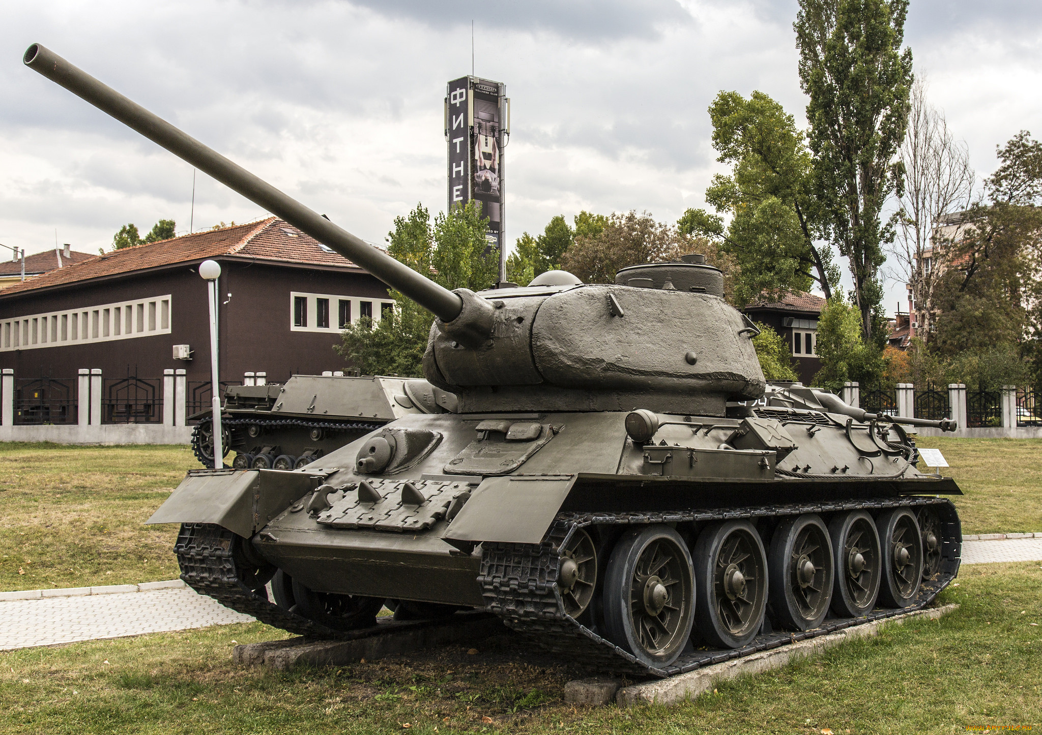 Танк т-34-85